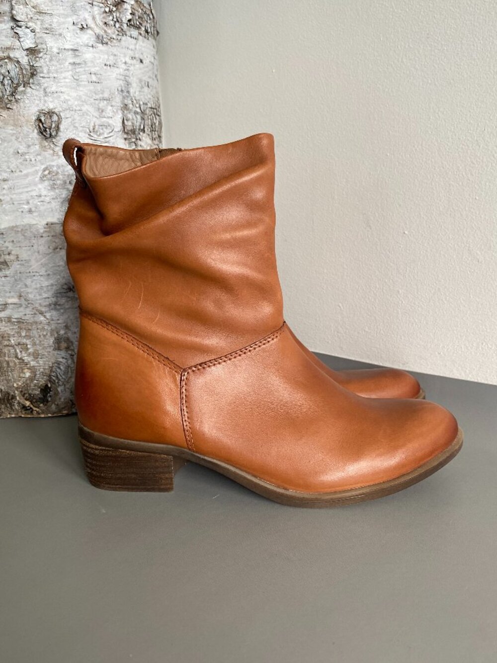 Oker Cognac Leather Slouch Ankle Boots Side zip  Comfort ECU Sz 9/Fits 8.5 - Picture 3 of 15